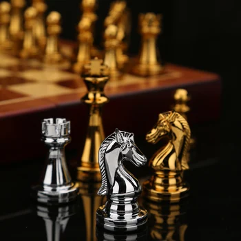 29 cm Дървен Шах Комплект Луксозни Метални Шахматни Фигурки Професионални Сгъваеми Семейни Класически Настолни Игри на Шах За Деца Queen Gambit 4