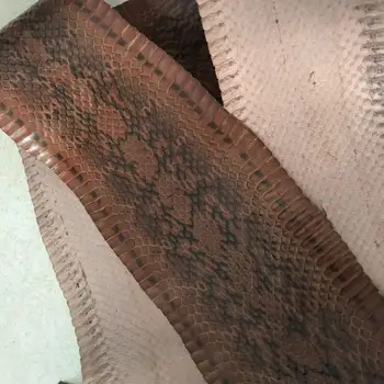 Кожата на змия кафяв цвят ВС009 за кесията на колана ДИИ