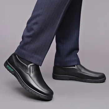 Мъжки обувки от естествена кожа, Луксозна Марка 2022, Ежедневни и официални Лоферы без Закопчалка, Мъжки Мокасини, Италианска Черна Мъжки Обувки за шофиране