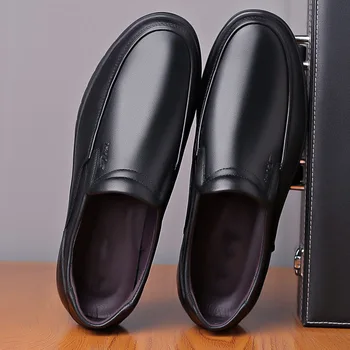 Мъжки обувки от естествена кожа, Луксозна Марка 2022, Ежедневни и официални Лоферы без Закопчалка, Мъжки Мокасини, Италианска Черна Мъжки Обувки за шофиране 5